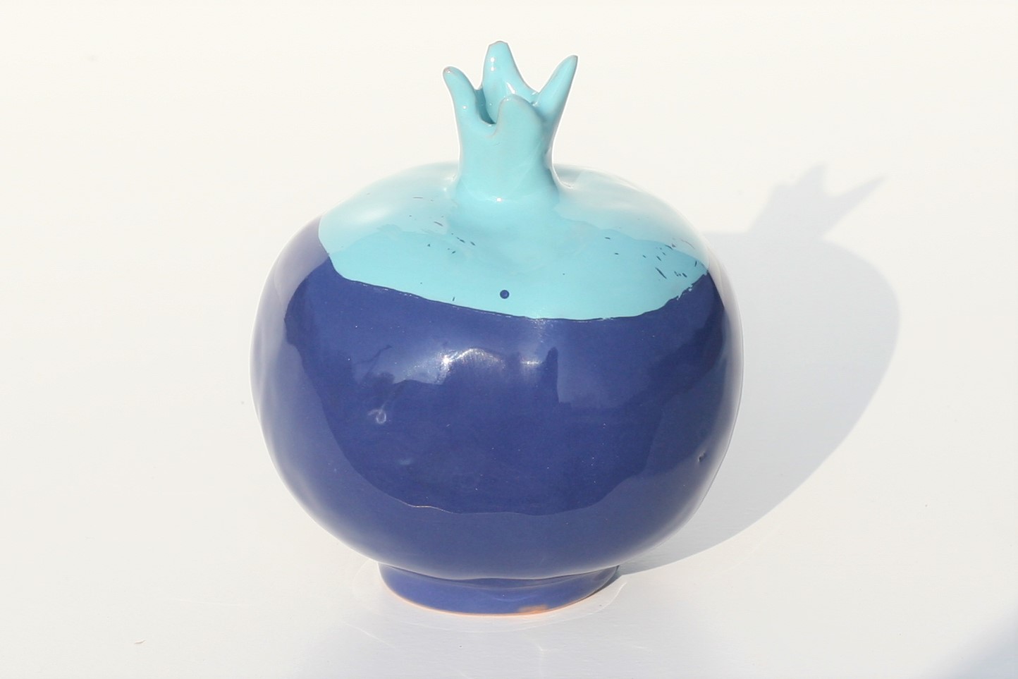 Immagine di vaso scultura Melagrana+ in ceramica colore blue azzurro