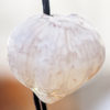 Immagine di collana Aglio con ciondolo a forma di aglio bianco di ceramica.